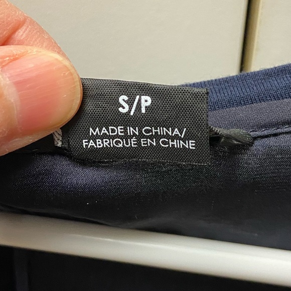 Club Monaco Long Sleeve Top With Open Back - Picture 6 of 6